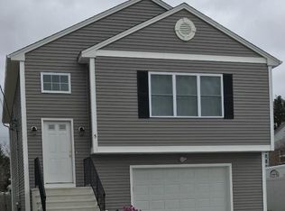 199 Bloomfield St, Pawtucket, RI 02861