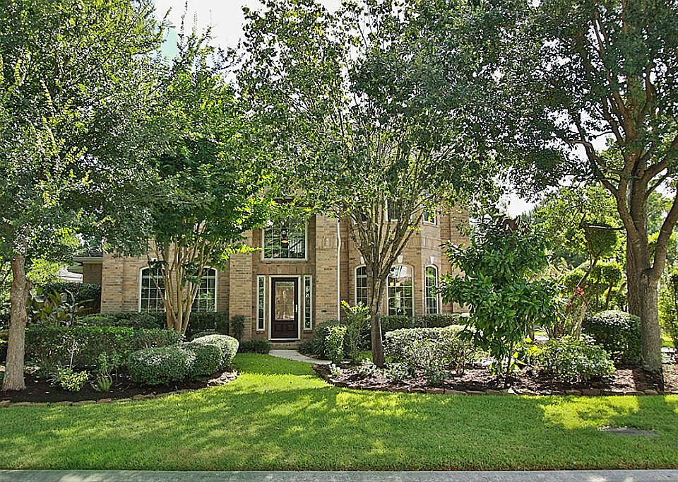 1st image of 138 S Evangeline Oaks Cir