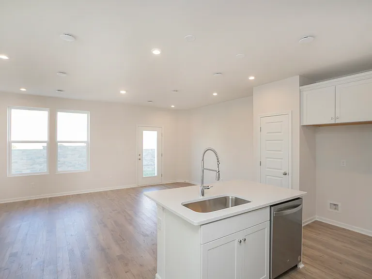 5342 Bellflower Hls — Photo 7
