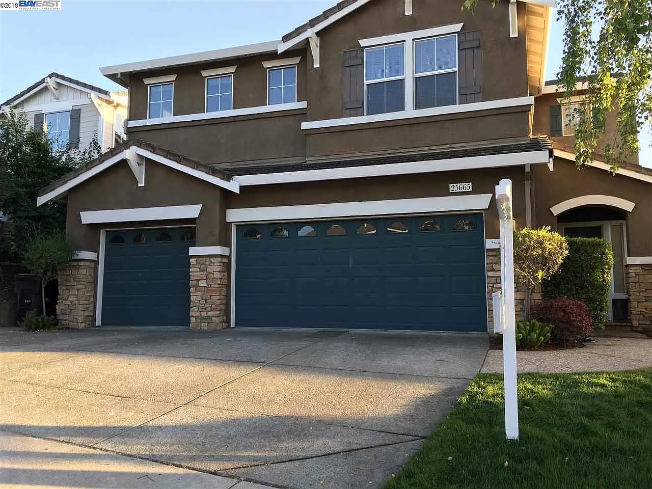 25665 Crestfield Cir photo 1