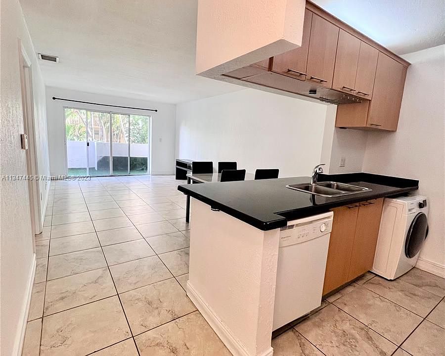 1st image of 677 NE 24th St APT 204