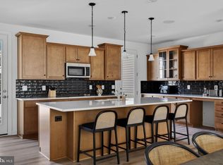 4991 Longmire Way, Chantilly, VA