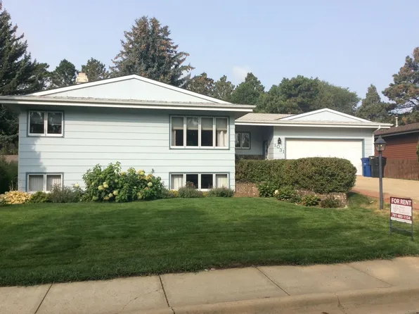 1031 12th Ave W, Dickinson, ND 58601