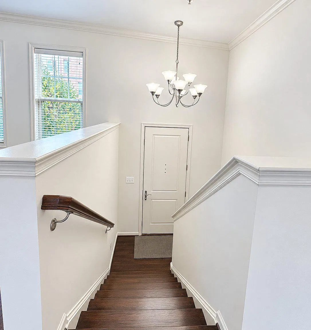 3 bed, 3.5 bath, 2150 sqft, $2,990 — Photo 2