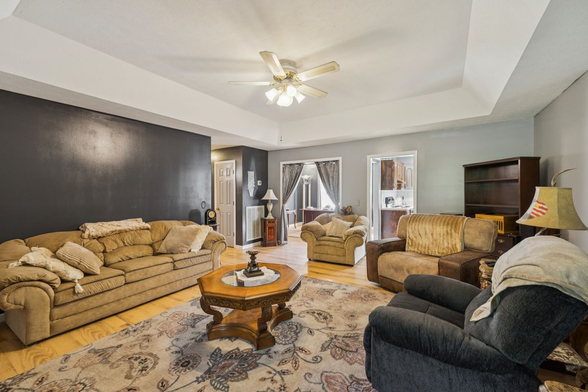 next background image