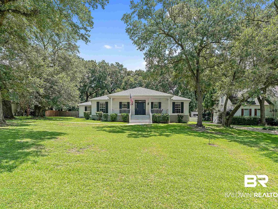 1st image of 21960 Country Woods Dr