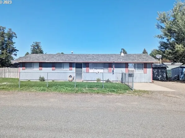 1217 Evanston St, Elgin, OR 97827