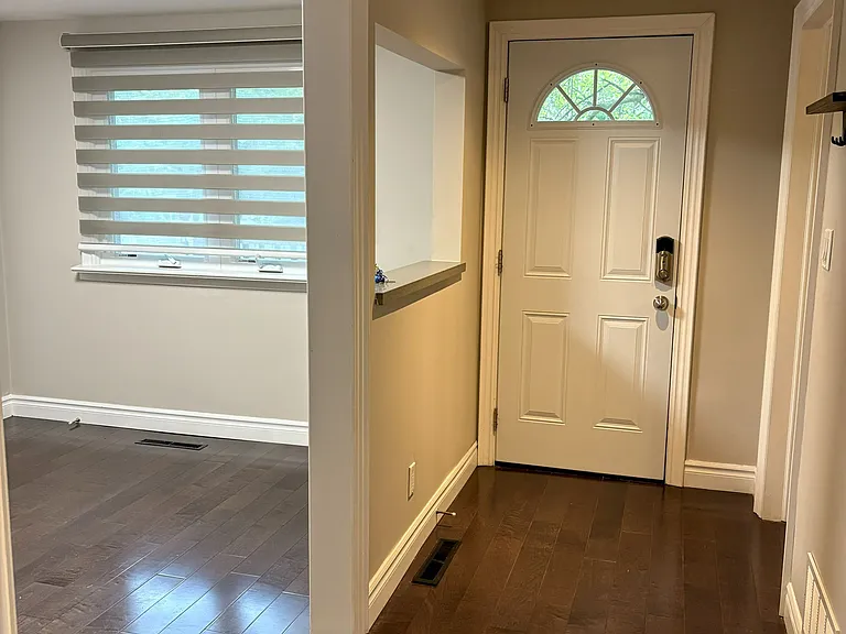 166 Newton St — Photo 2