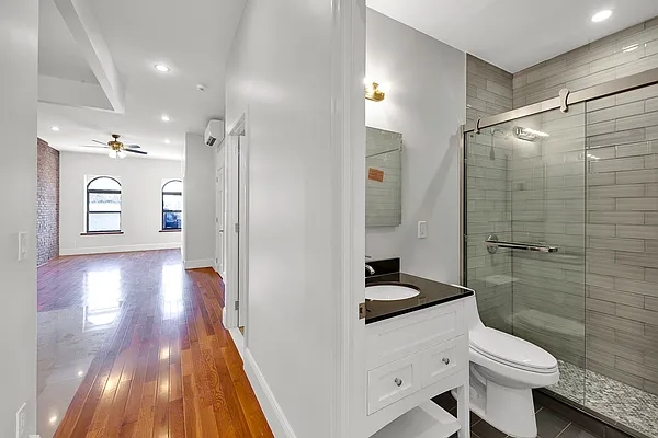 Rented by Alexander Bilu, LREB | media 16