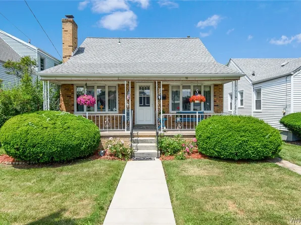 2492 Woodlawn Ave, Niagara Falls, NY 14301
