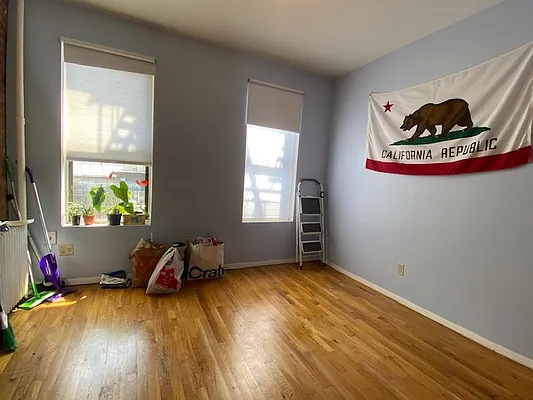 Rented by REAL New York | media 23