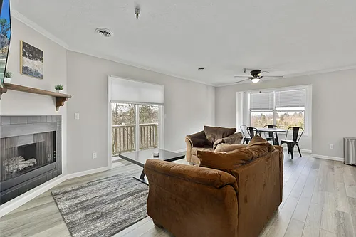 400 Stewart Ln Photo 1