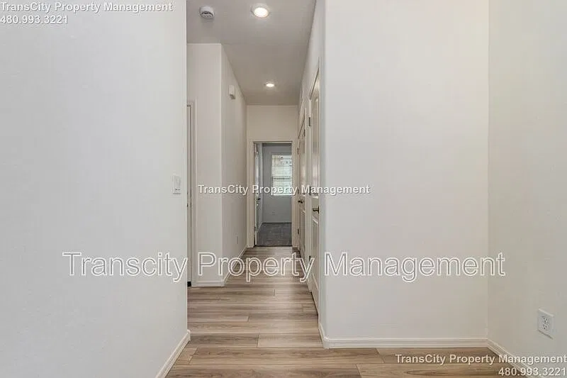 3 bed, 2.0 bath, 1439 sqft, $1,695 — Photo 4