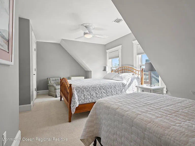 502 6th Ave — Photo 21