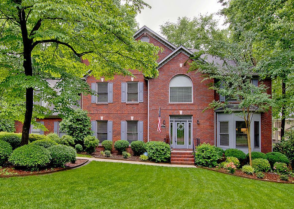118 Regent Court