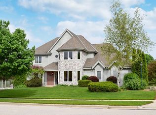 1356 Chickadee Ln, Grafton, WI 53024