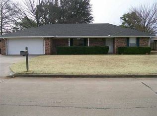 1922 Windsor Dr, Duncan, OK 73533