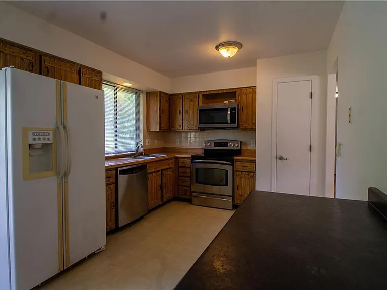 18 Brooker Ct — Photo 9
