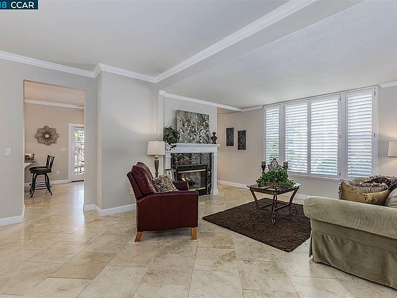 5th image of 55 Woodvalley Dr