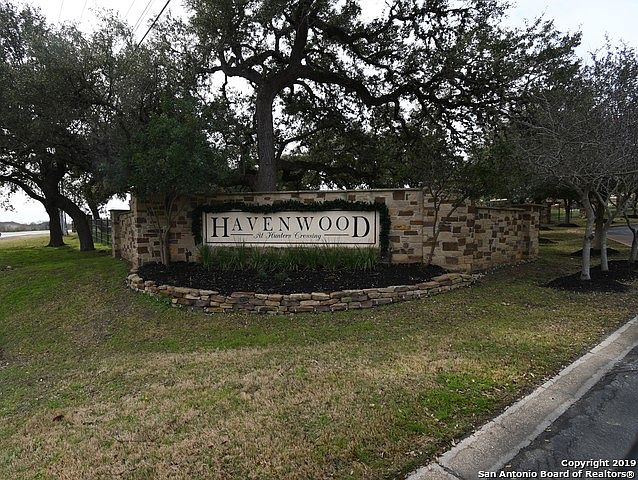1st image of 818 Oak Bluff Trl