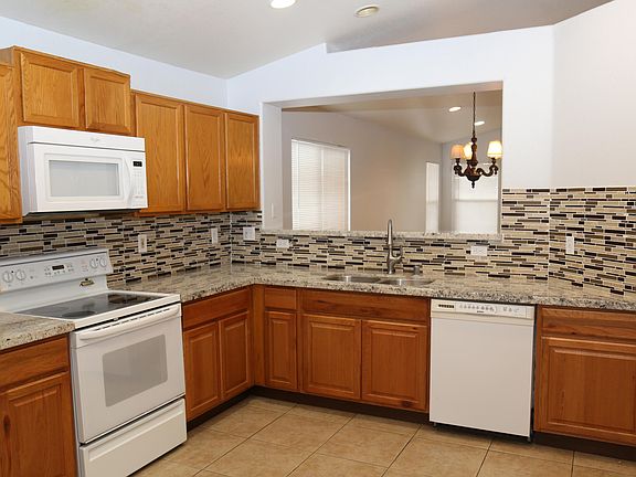 4th image of 2437 E Winchester Pl