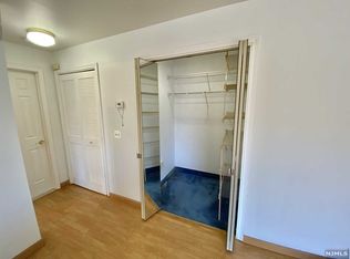 481 Walker St APT 1A-101A, Fairview, NJ 07022