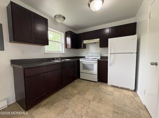 28 Spring Ter, Freehold, NJ 07728