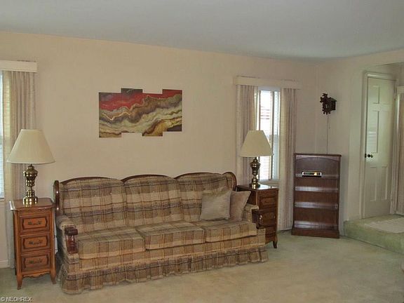 5th image of 8702 Orchard Ave