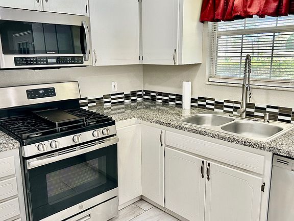 5th image of 6528 NW 31st Cir