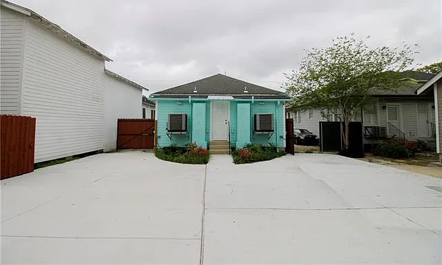 2311 Joliet St — Photo 24