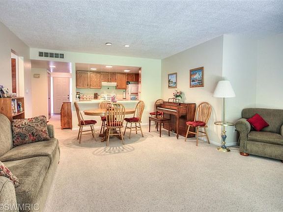2nd image of 296 Winsted Ave