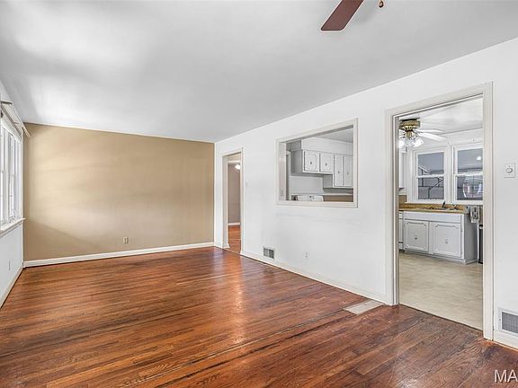 3rd image of 4317 Steins St