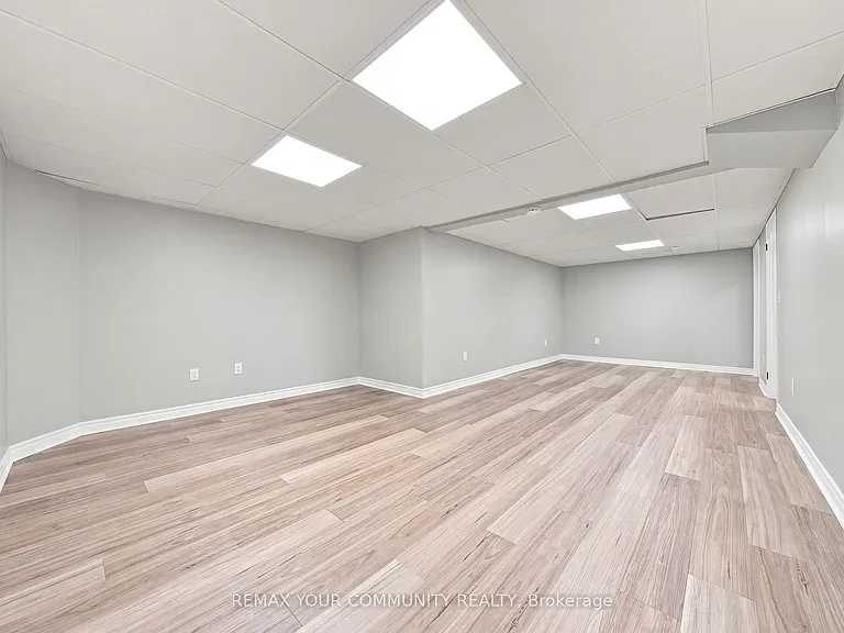 1544 Greenbriar Dr — Photo 32