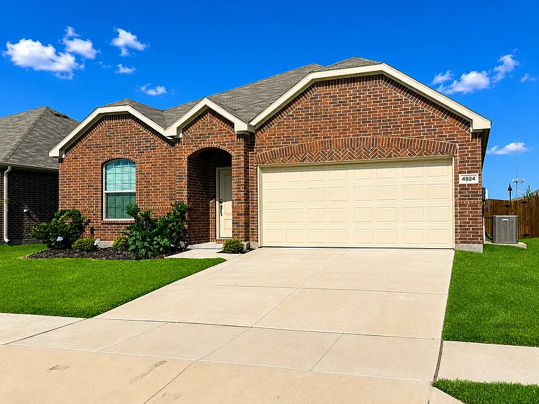 4924 High Timbers Way — Photo 1