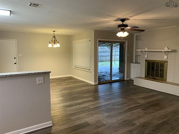 3rd image of 4110 Kingsbury Dr