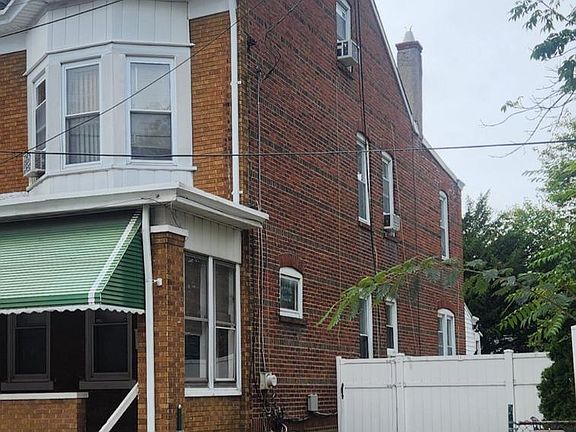 3rd image of 125 Barnt Ave