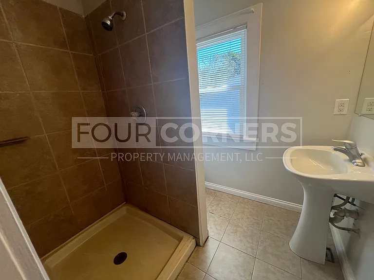 1901 Merritt Dr — Photo 11