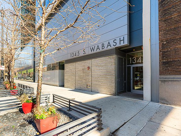 2nd image of 1345 S Wabash Ave Unit 1203