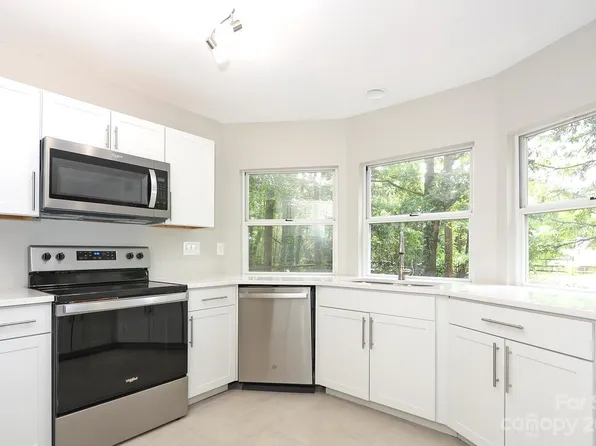 1520 Pine Mountain Rd, Charlotte, NC 28214