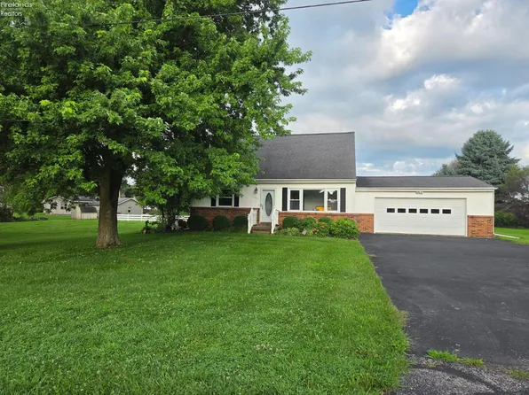 1520 N Ponderosa Dr, Port Clinton, OH 43452