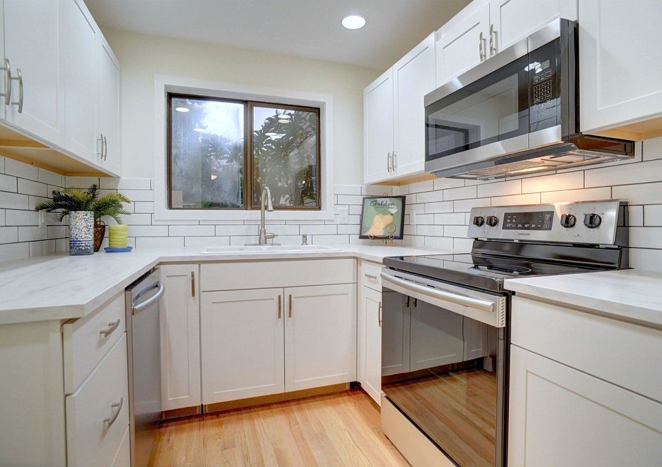 1st image of 13301 15th Ave NE #C-1
