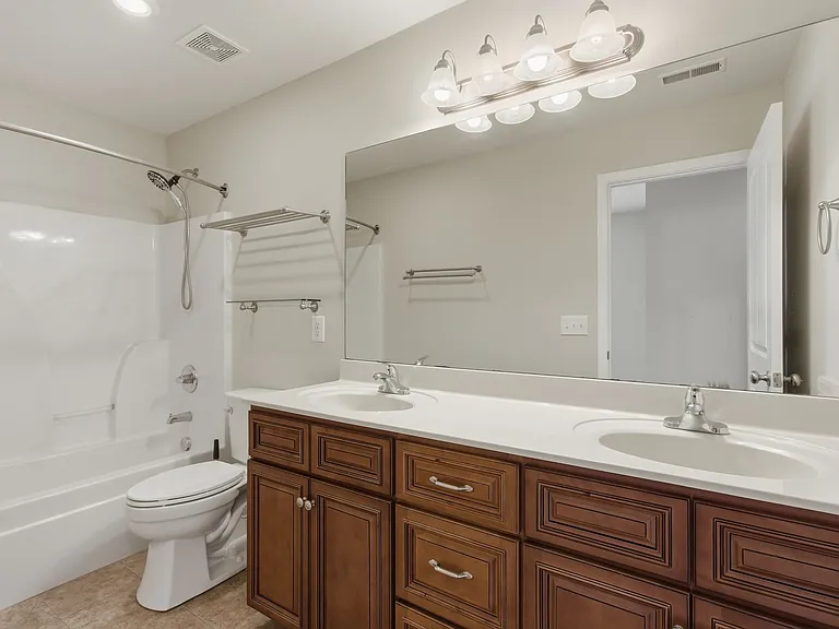 1033 Belcor Dr — Photo 5