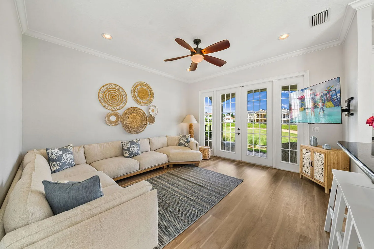 5 bed, 4.0 bath, 3605 sqft, $8,272 — Photo 1