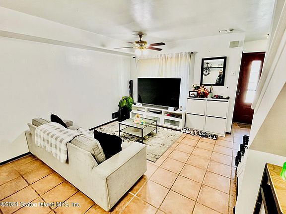 4th image of 404 Weser Ave #A