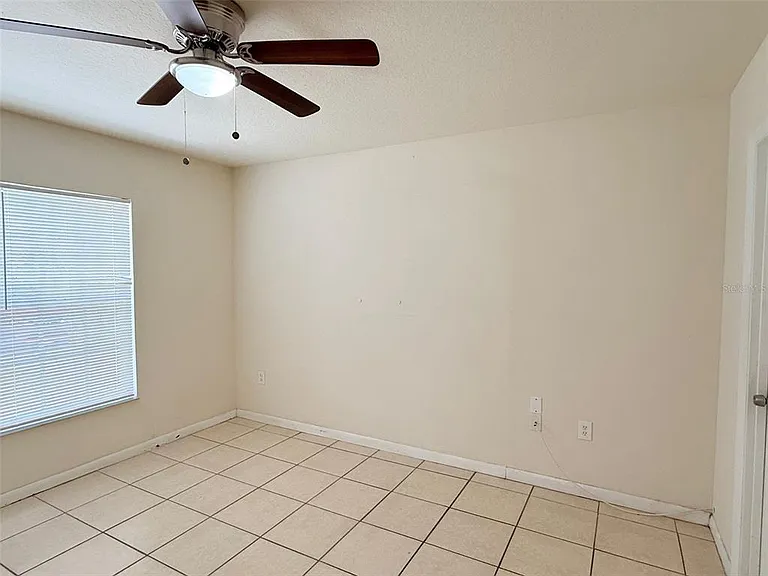 2615 E Curtis St — Photo 9