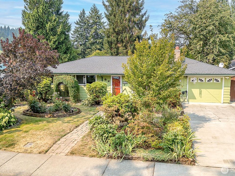 1st image of 1110 13th Street SE