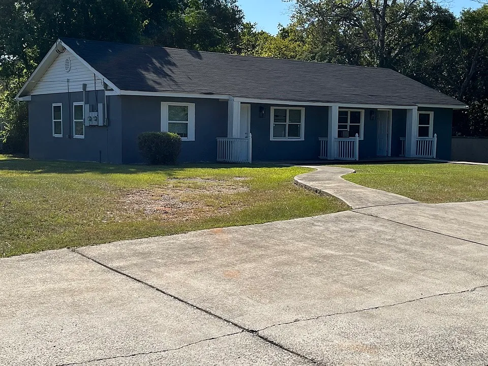 363 Woolfolk St