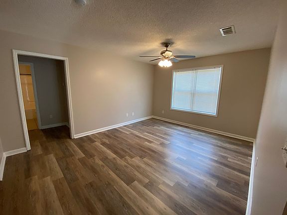 5th image of 215 Gard St #B