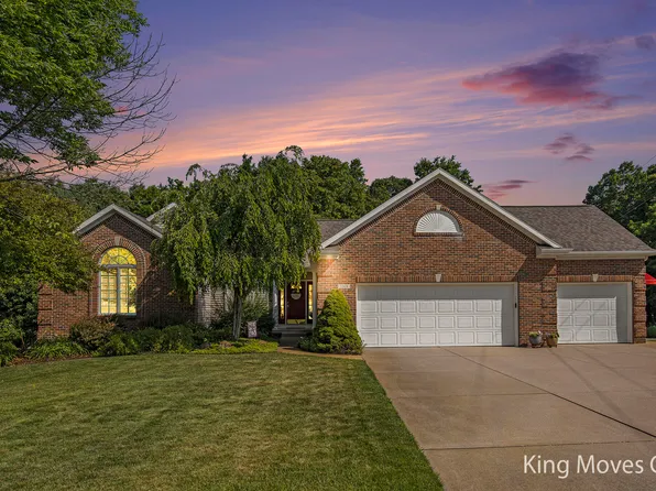 3569 Warwick Glen Dr NE, Rockford, MI 49341