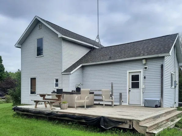 21955 220th Ave, Paris, MI 49338